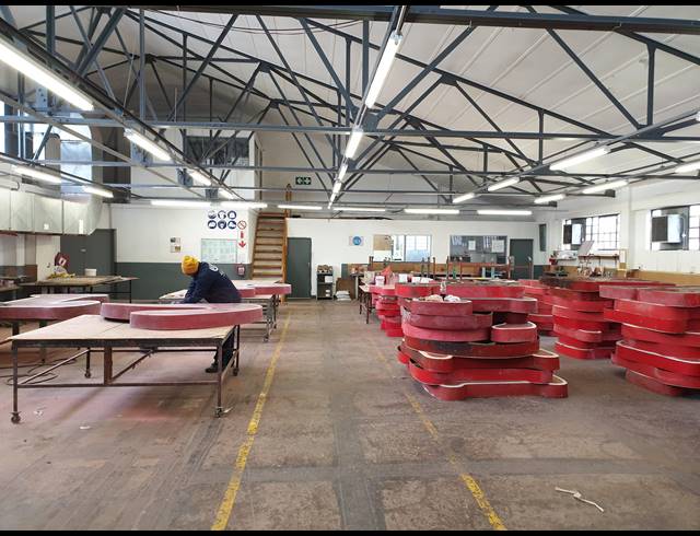 1,427M² WORKSHOP TO LET IN SALT RIVER